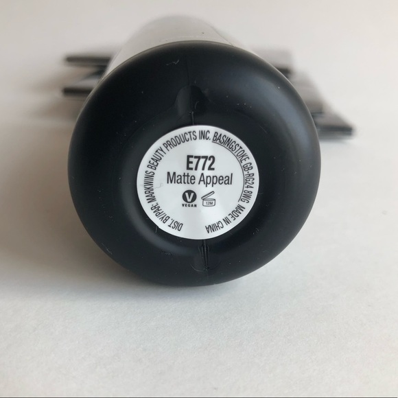 NWT Wet N Wild mattifying set: 1 spray 3 packages of blotting papers - Picture 4 of 5